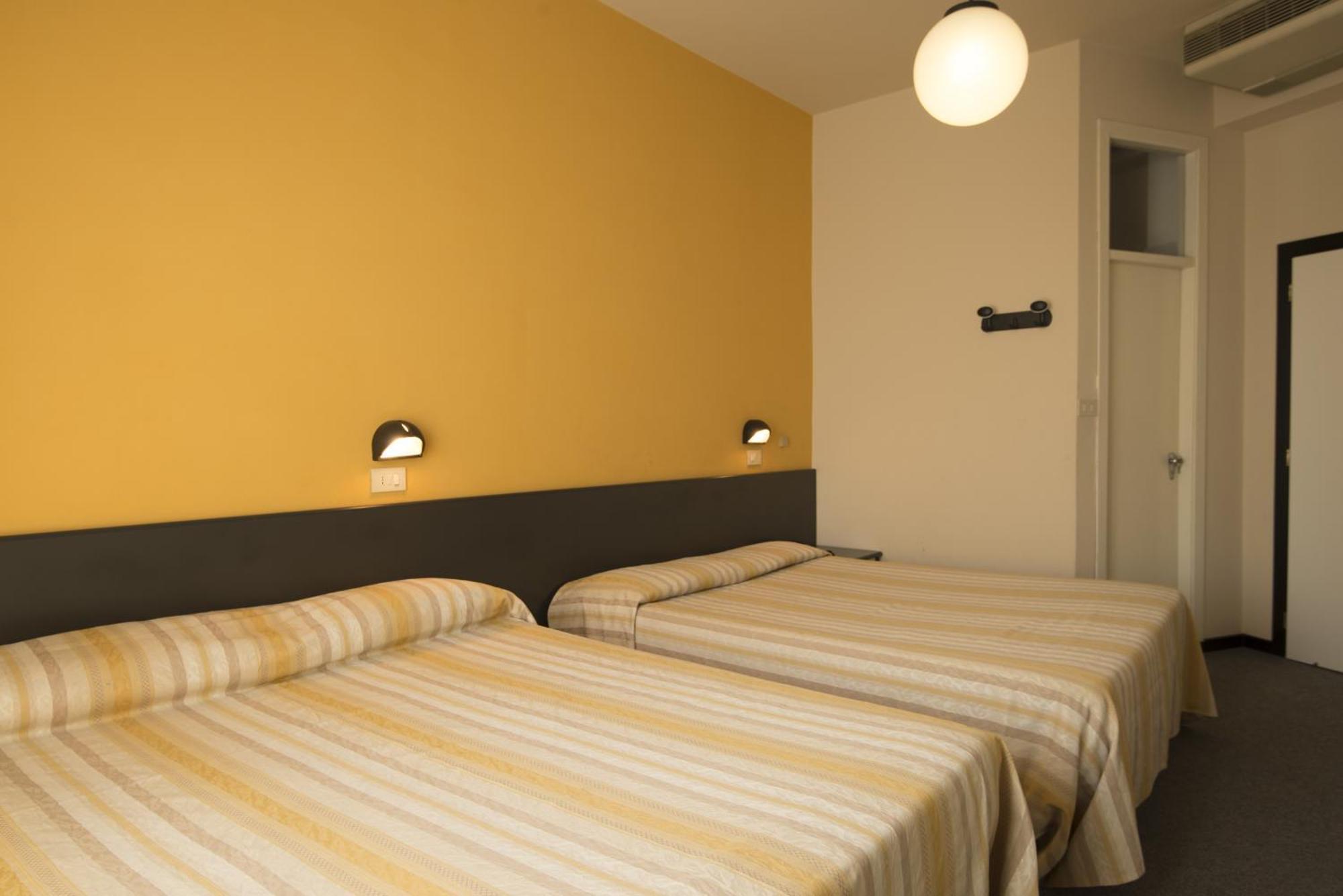 Hotel Airone Rimini Extérieur photo