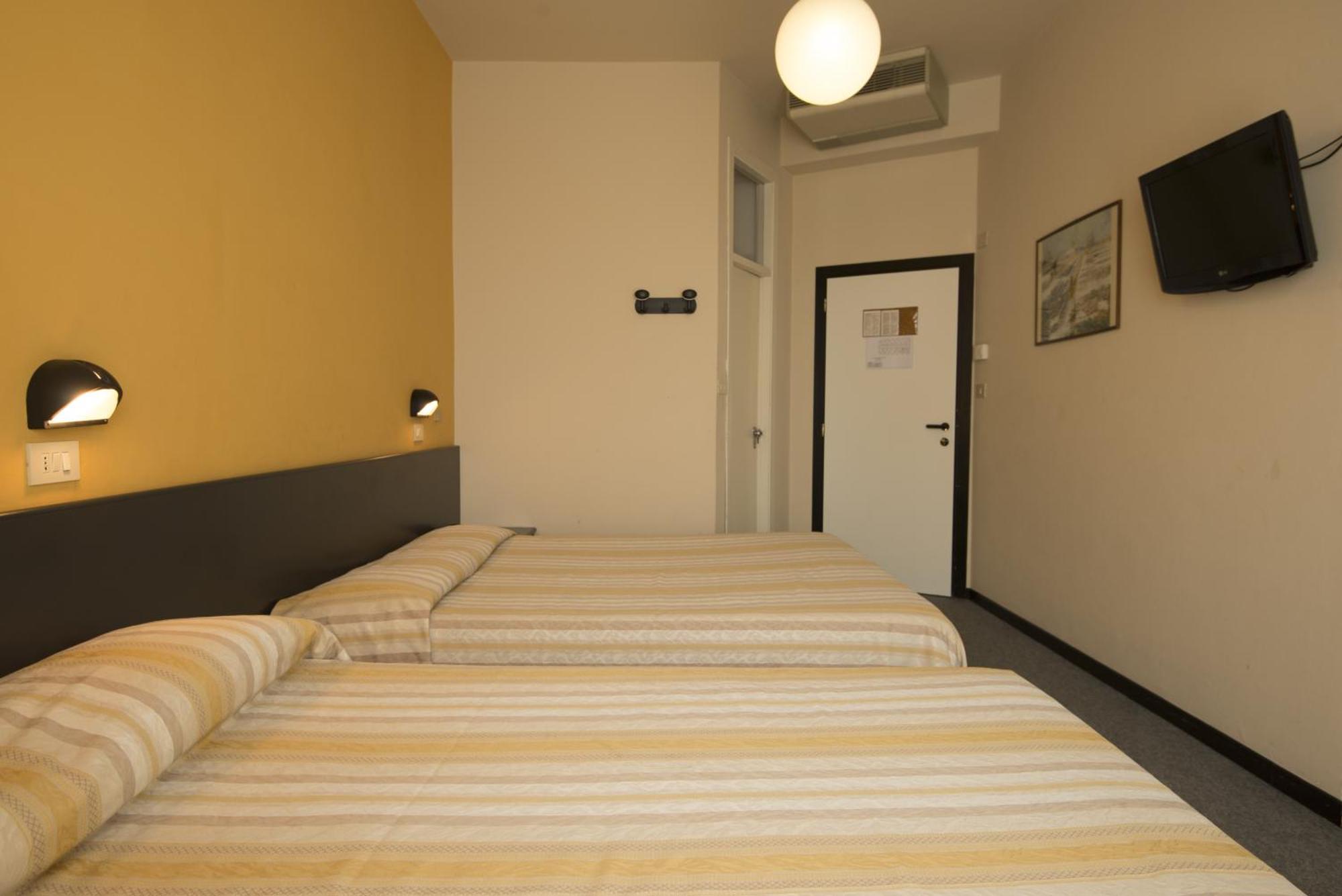 Hotel Airone Rimini Extérieur photo