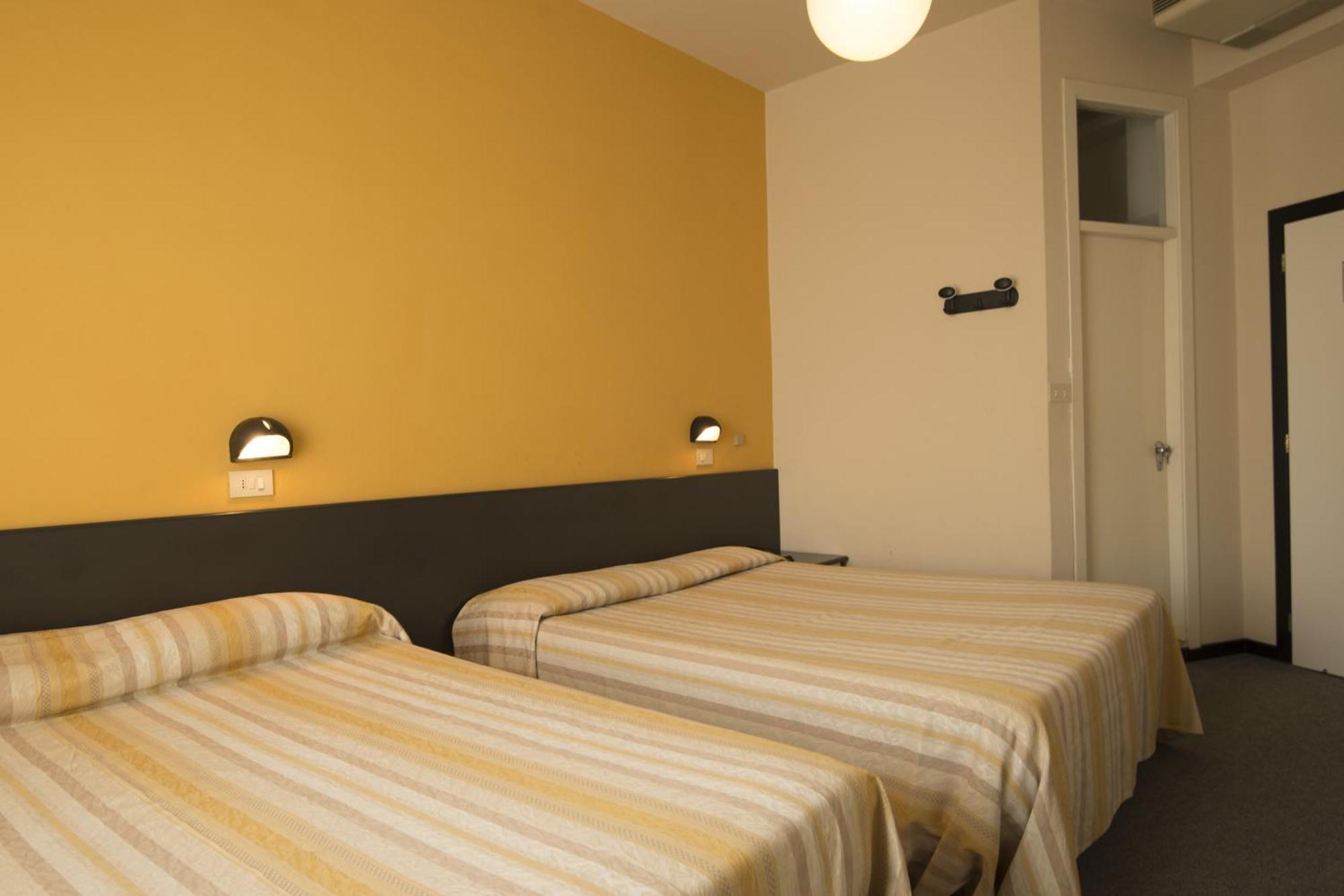 Hotel Airone Rimini Extérieur photo